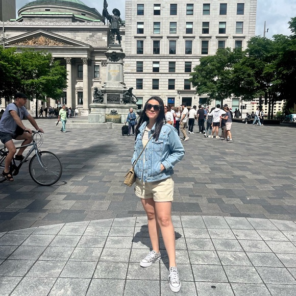 Meet your Posher, Carla - Picture 1 of 1